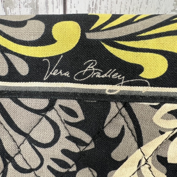 Vera Bradley Wallet Quilted Pattern Floral Print Yellow Black Everyday Turnlock - Picture 3 of 5